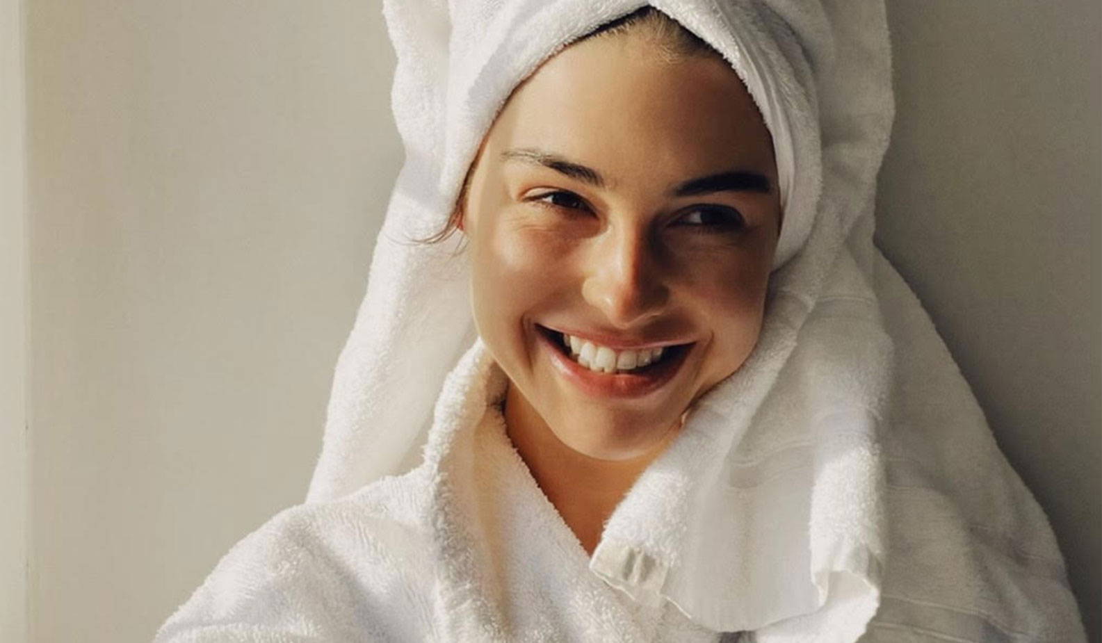 La styliste danoise Sophia Roe partage sa routine beauté simplifiée