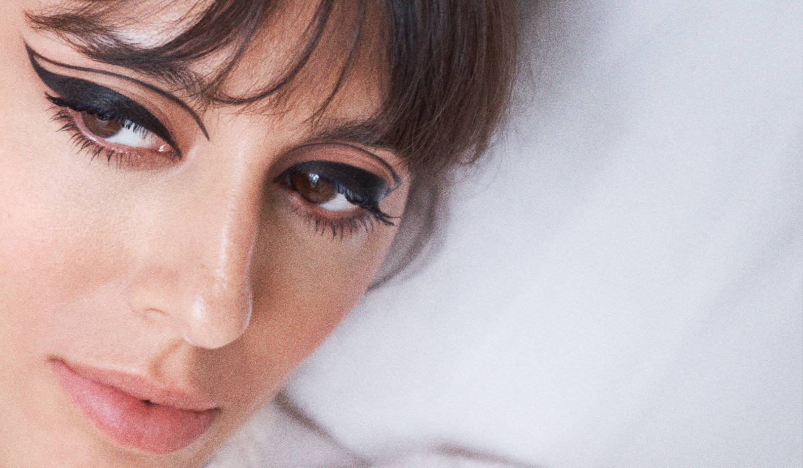 Artiste en résidence : le Cat-Eye graphique facile de Violette