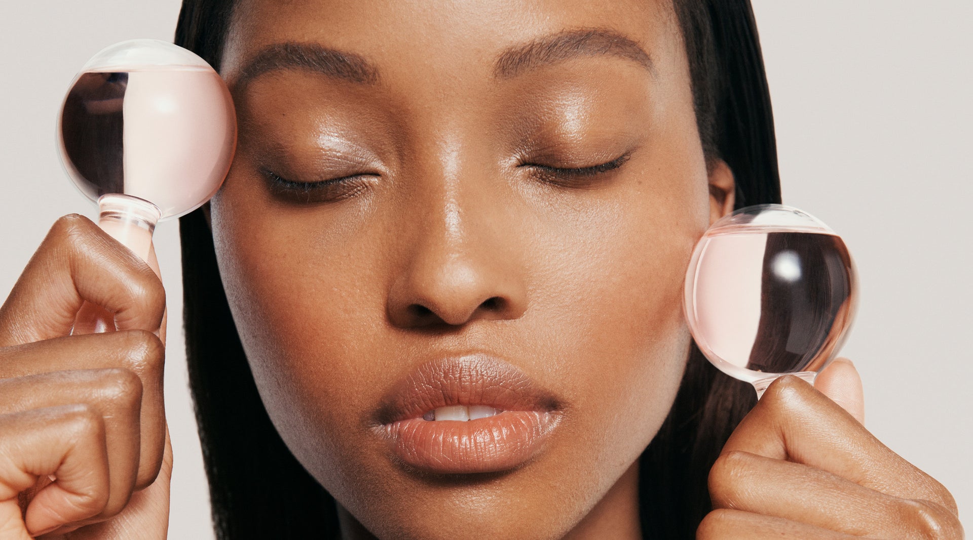 How Top Skin Pros Reduce Puffy Eyes at Home