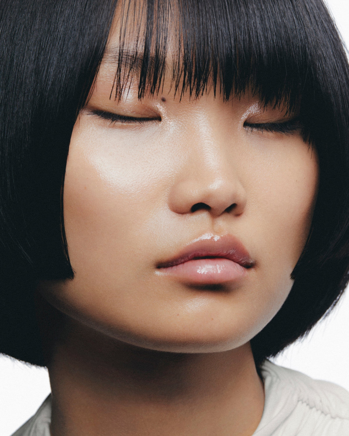 2302_LIP_TREATMENT_SUPPORTING_NAUN_LULUMCARDLE_SHOT5_0265_V5_AP_CROP.jpg