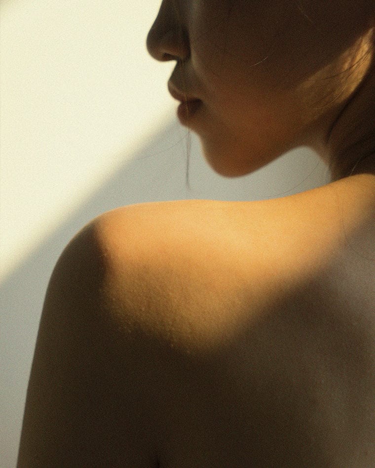 body-2-apply-on-shoulders.jpg